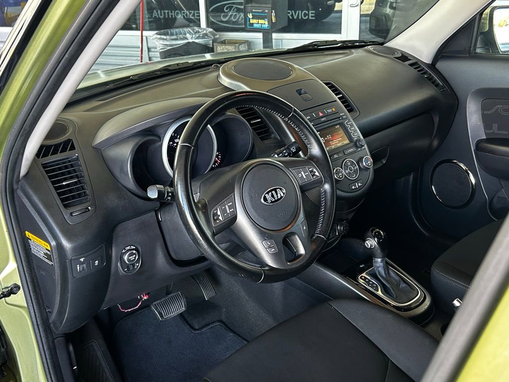 Used 2013 Kia Soul + w/ Audio Pkg FWD image 10