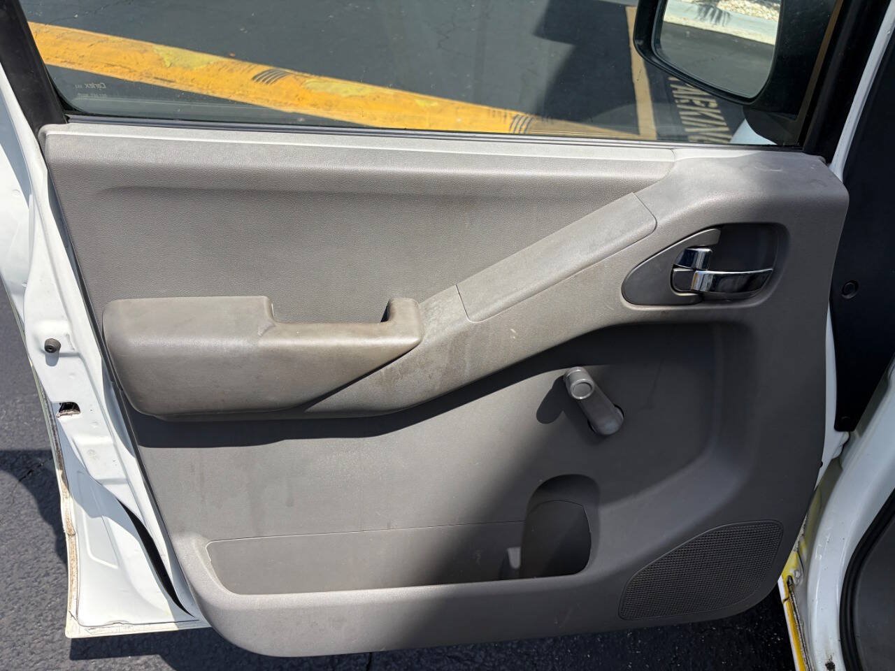 Used 2015 Nissan Frontier SV RWD image 7