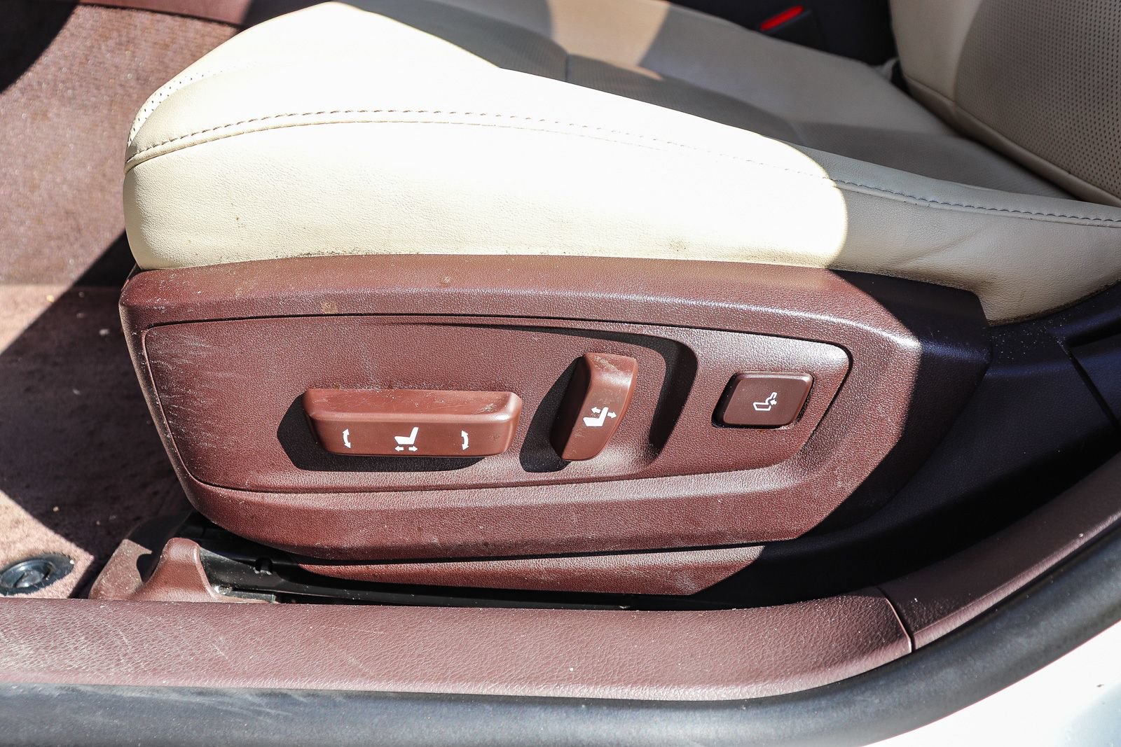 Used 2018 Lexus ES 300h w/ Navigation Package FWD image 16