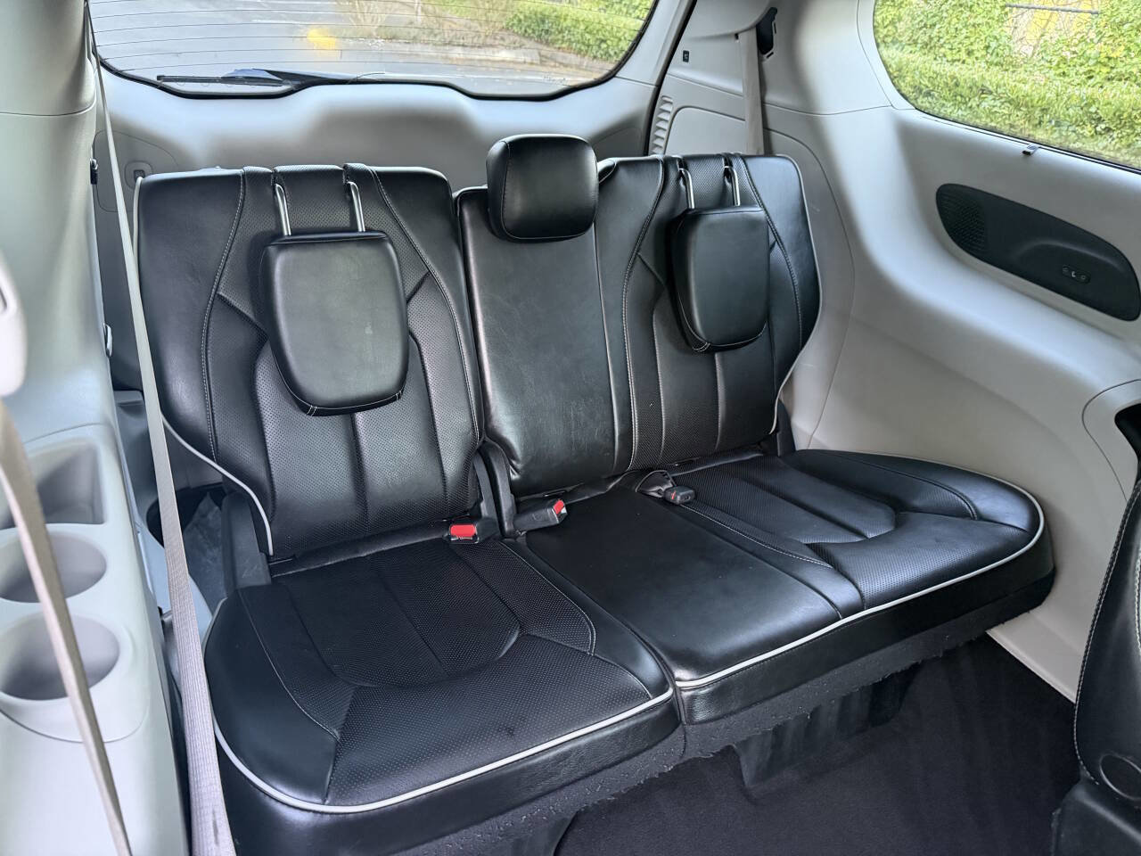 Used 2022 Chrysler Pacifica Limited image 28