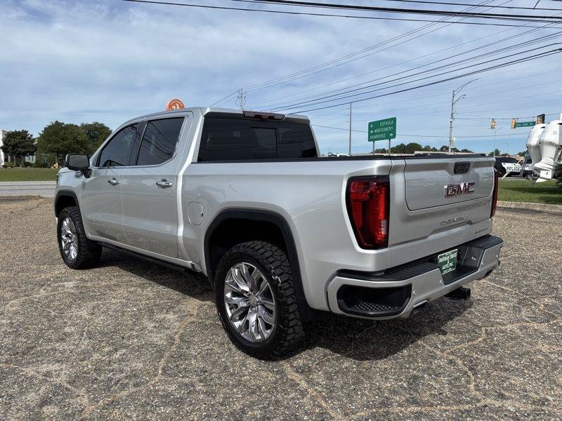 Used 2022 GMC Sierra 1500 Denali w/ Denali Reserve Package AWD/4WD image 3