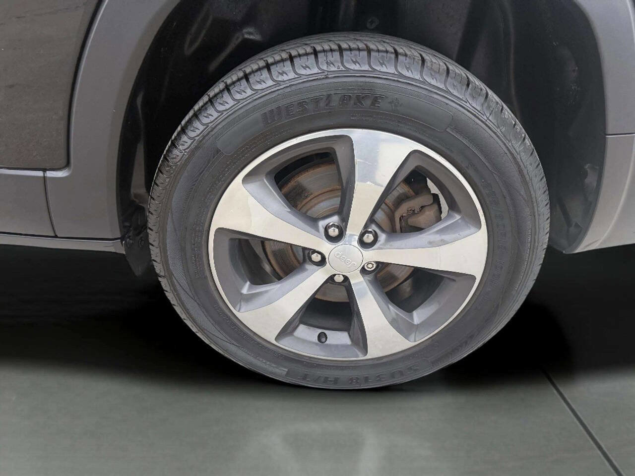 Used 2019 Jeep Cherokee Limited image 22