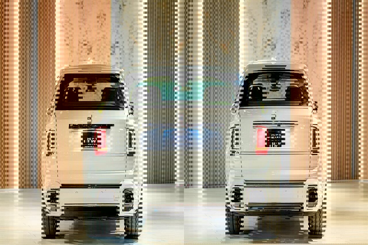 Used 2025 Rolls-Royce Cullinan Black Badge w/ Leather Finishing Pack image 5