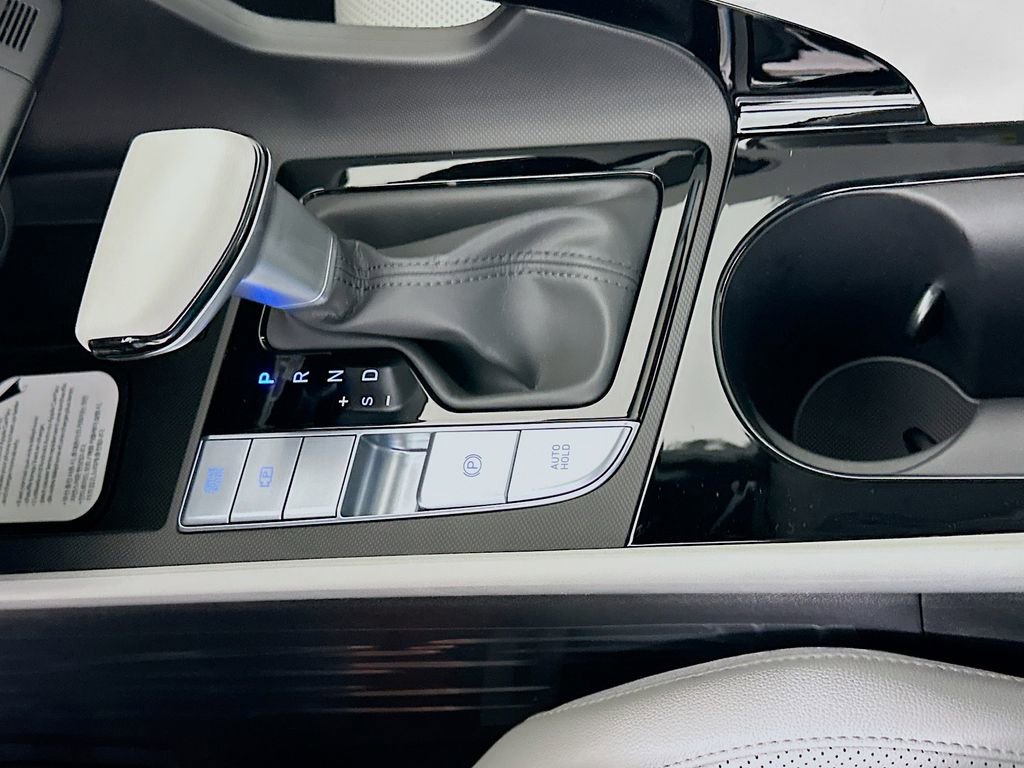 New 2026 Hyundai Elantra Limited image 15