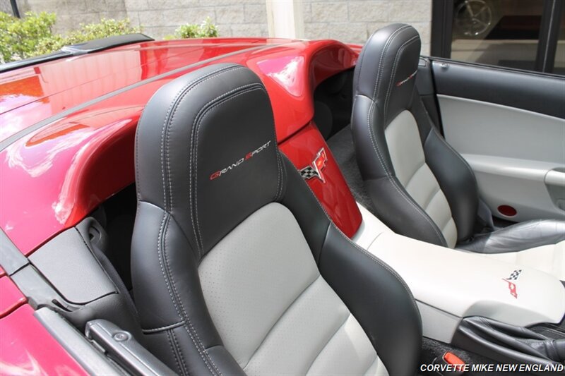 Used 2011 Chevrolet Corvette Grand Sport w/ Preferred Equipment Group RWD image 28