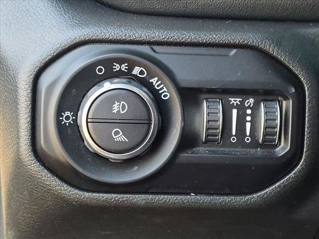 Used 2022 Jeep Gladiator Overland w/ Popular Equipment Package AWD/4WD image 17
