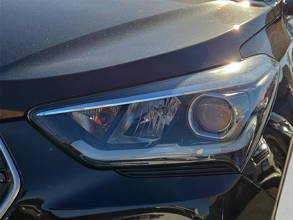 Used 2017 Hyundai Santa Fe SE w/ Cargo Package image 10