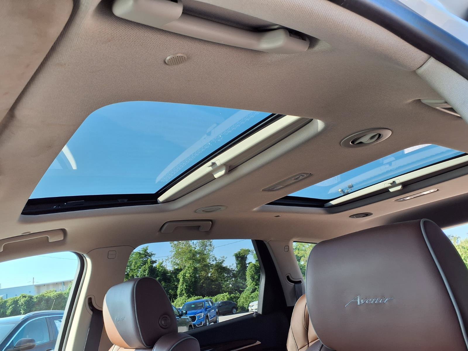 Used 2020 Buick Enclave Avenir w/ Avenir Technology Package AWD/4WD image 26