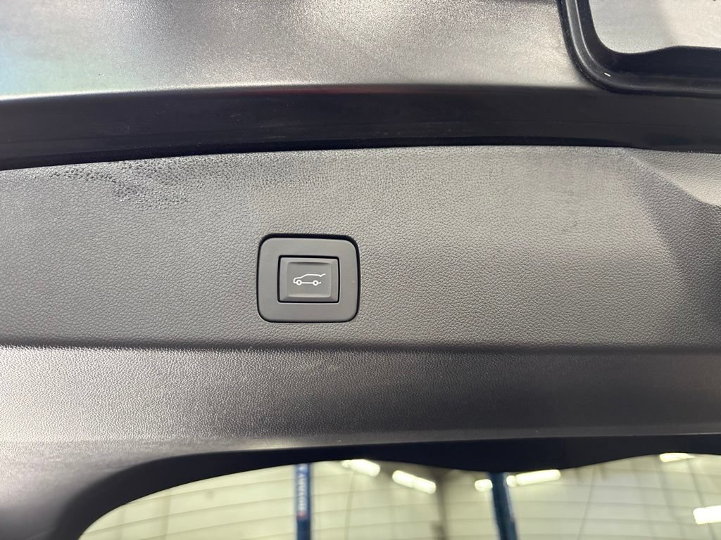 Used 2023 Buick Encore GX Essence w/ Experience Buick Package FWD image 12