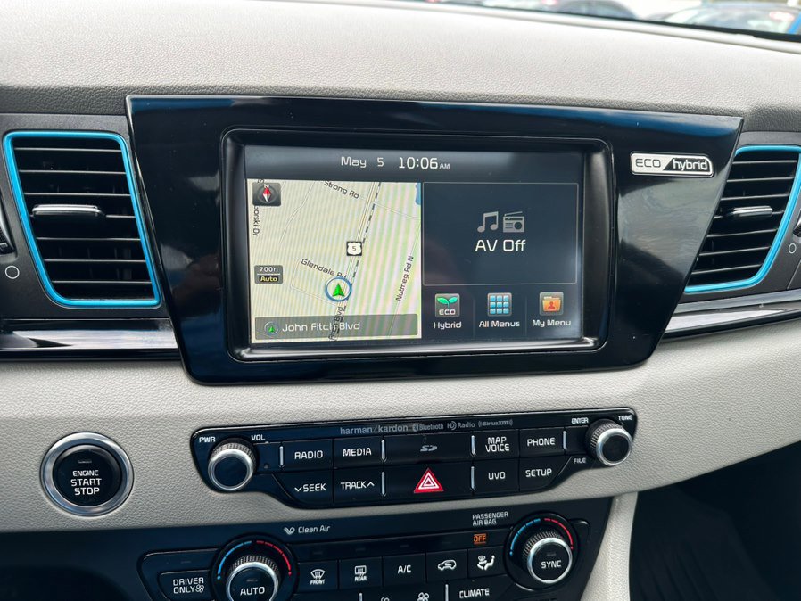 Used 2018 Kia Niro Touring FWD image 21