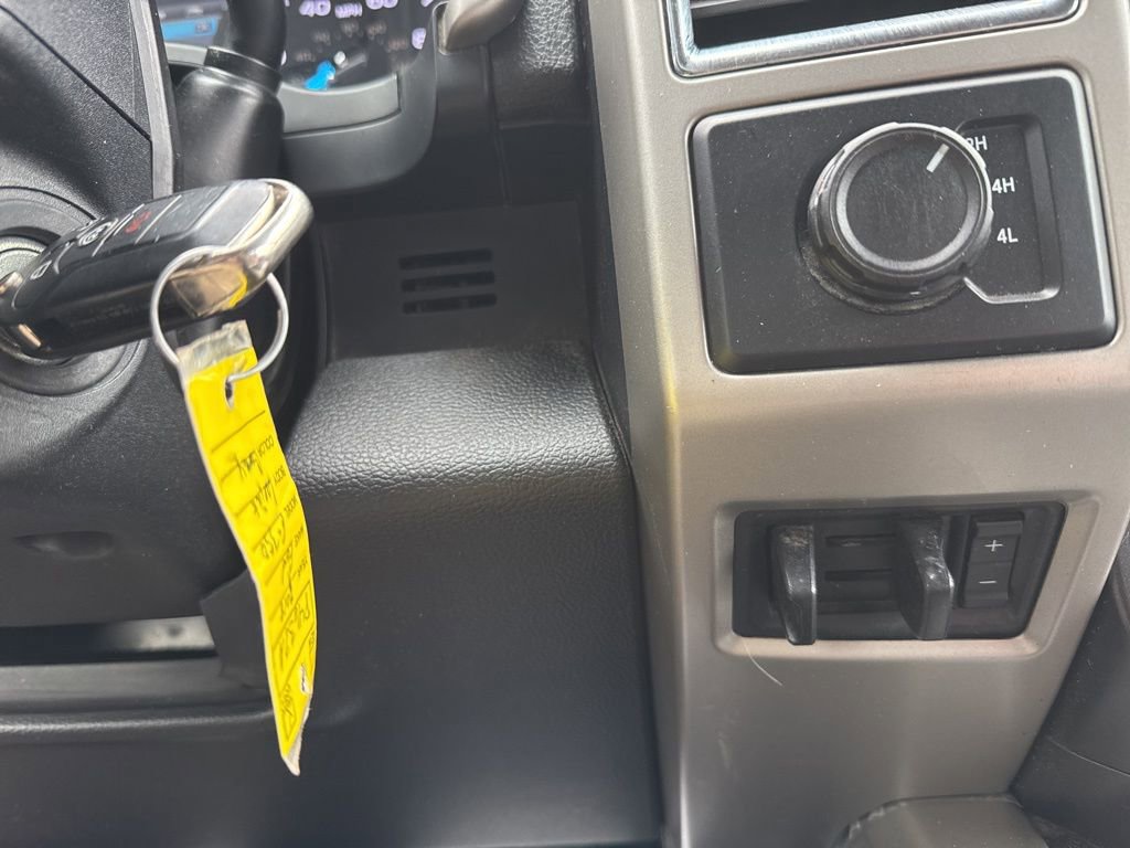 Used 2018 Ford F350 Lariat w/ Chrome Package image 17