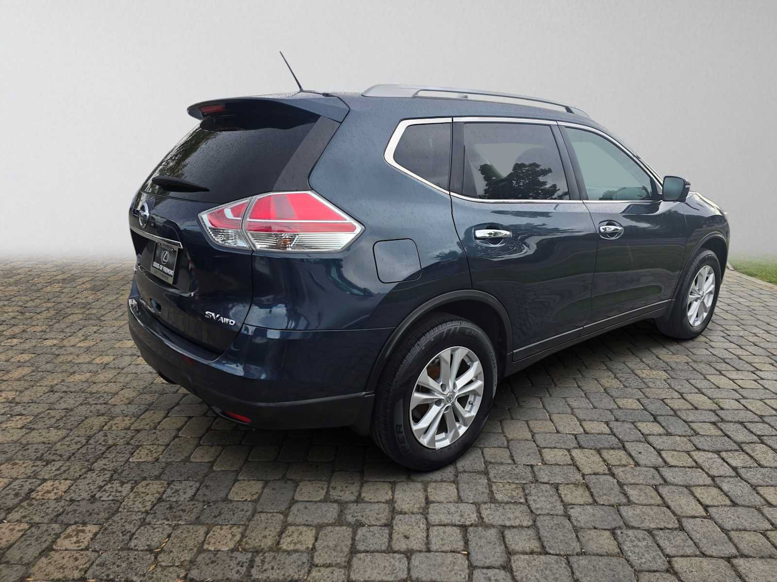 Used 2015 Nissan Rogue SV w/ SV Premium Package AWD/4WD image 3