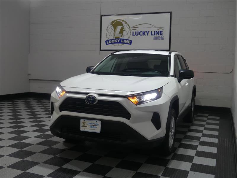 Used 2021 Toyota RAV4 LE image 4