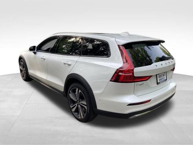 New 2026 Volvo V60 B5 Cross Country Plus w/ Climate Package AWD/4WD image 5