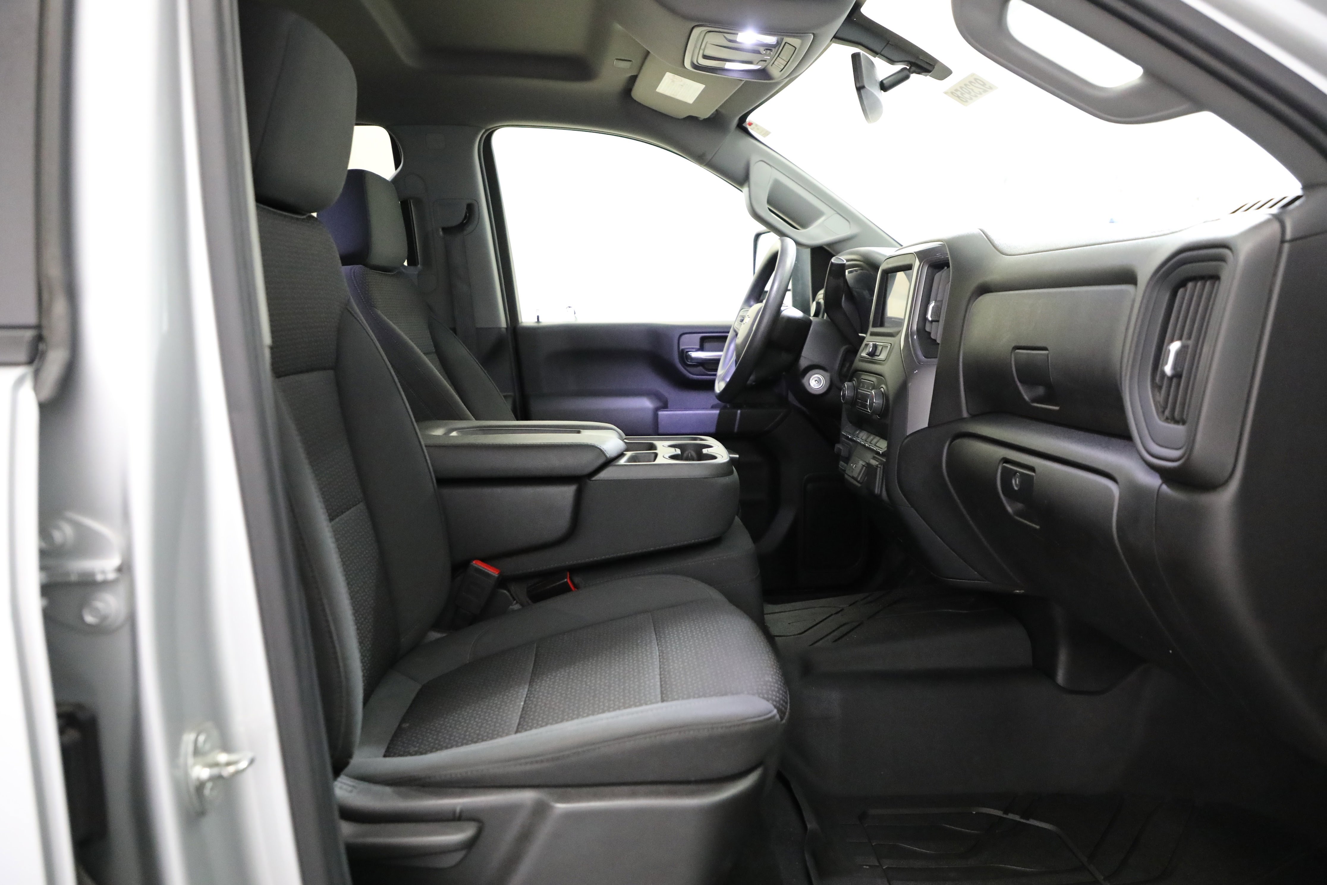 Used 2022 Chevrolet Silverado 2500 Custom w/ Custom Value Package image 10