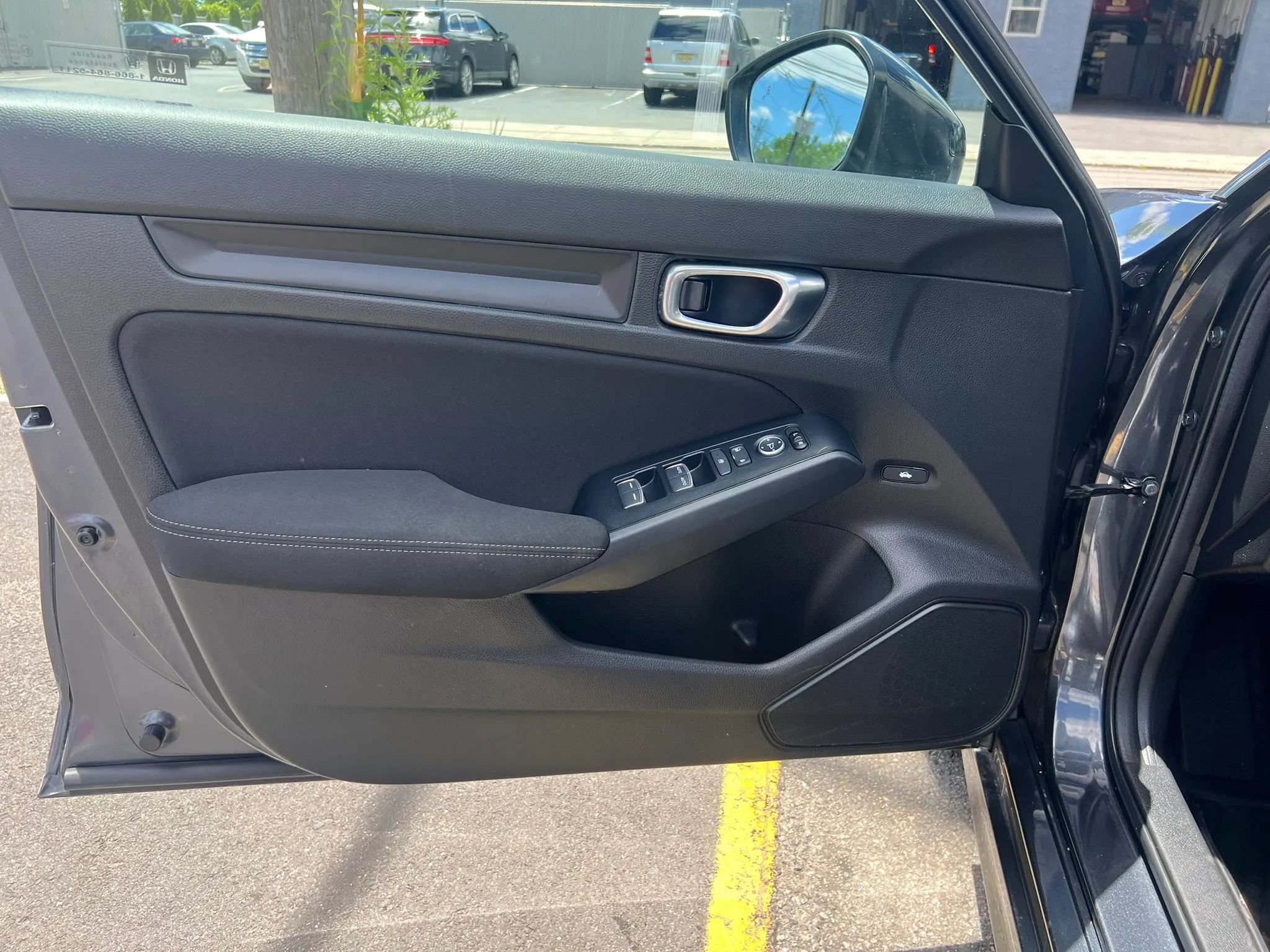 Used 2025 Honda Civic Sport image 11