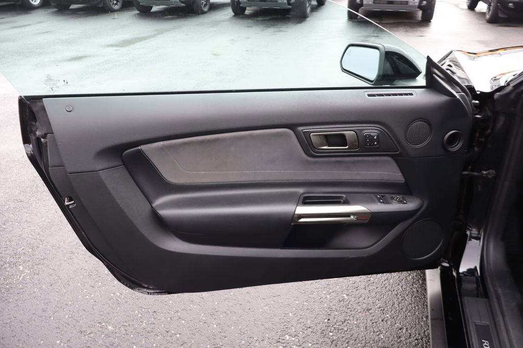 Used 2020 Ford Mustang Shelby GT350 w/ Technology Package image 20