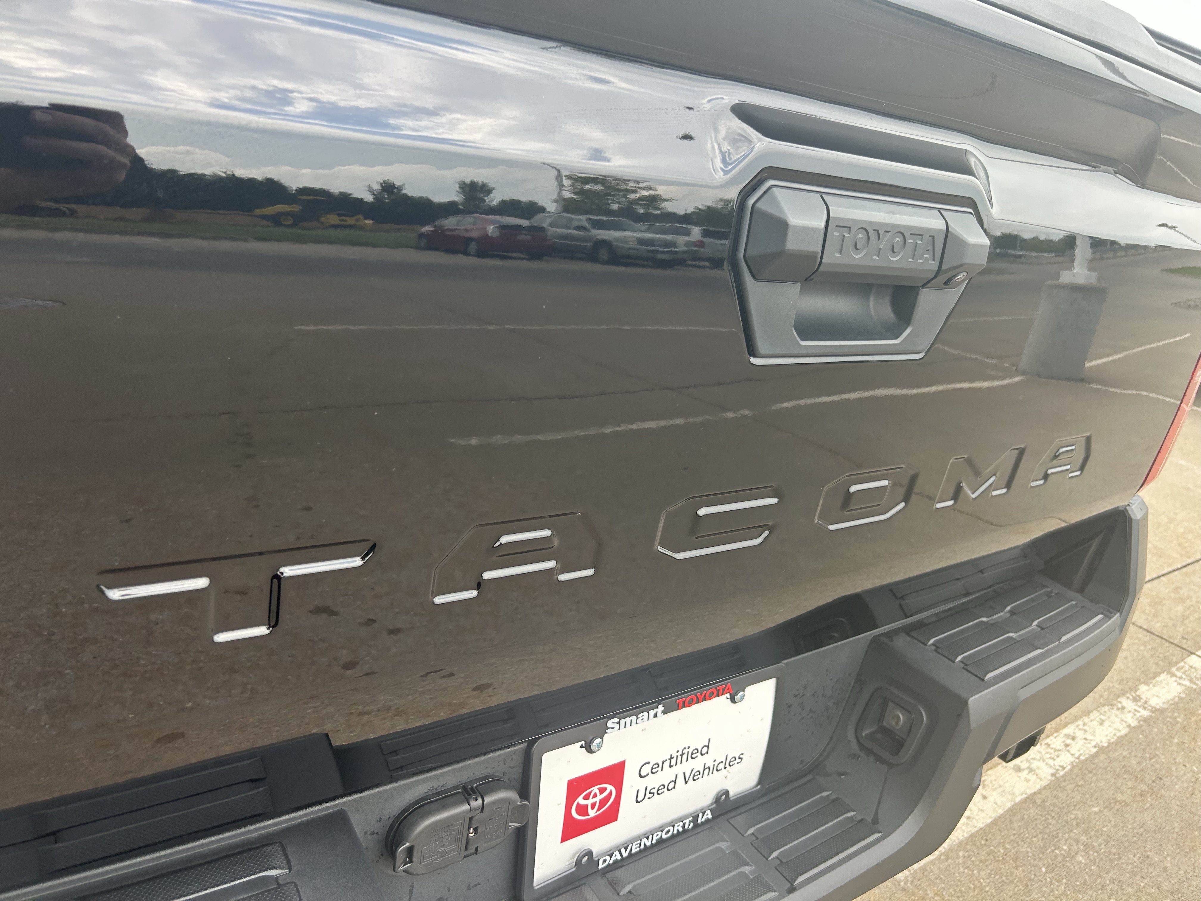 Certified 2025 Toyota Tacoma SR AWD/4WD image 8