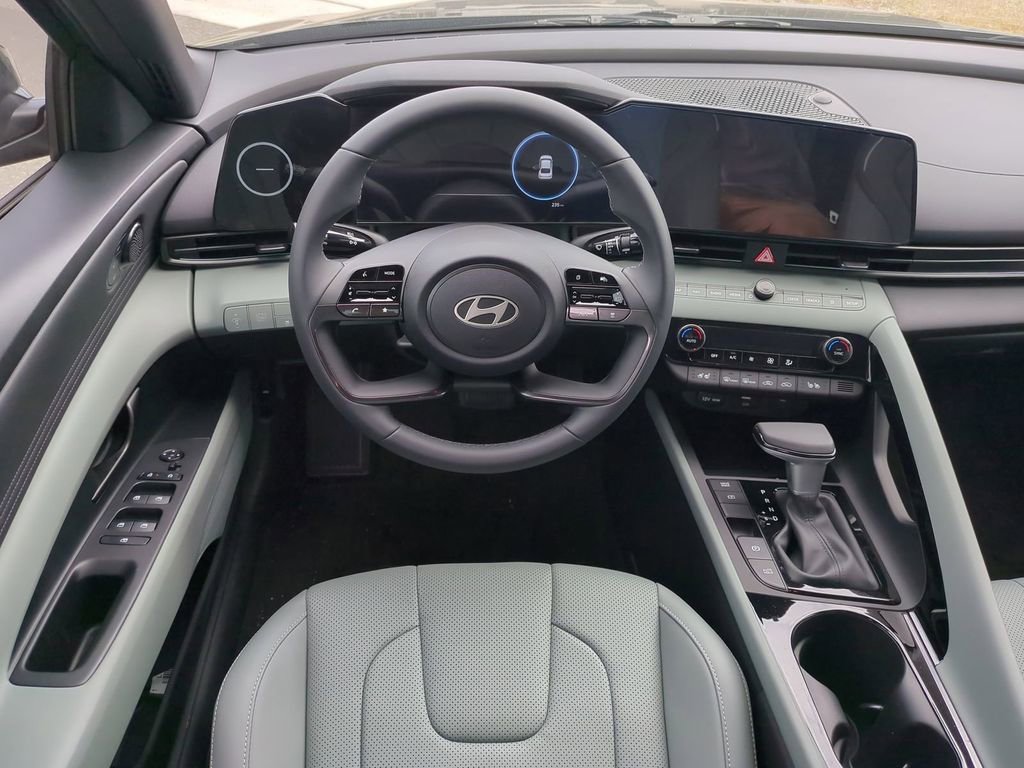New 2026 Hyundai Elantra Limited image 17