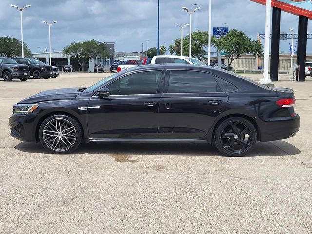 Used 2020 Volkswagen Passat 2.0T R-Line FWD image 2