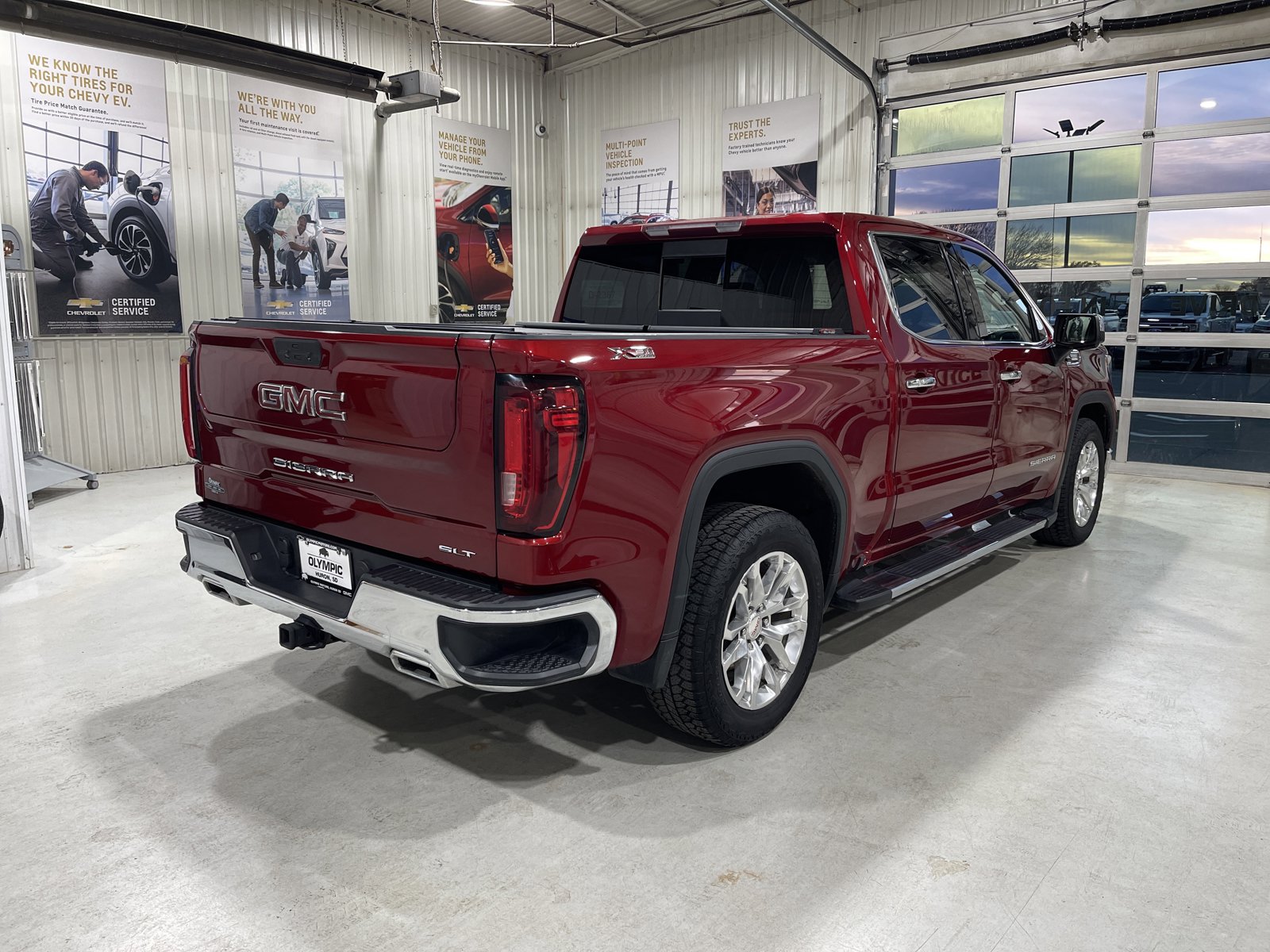 Used 2021 GMC Sierra 1500 SLT w/ SLT Premium Package AWD/4WD image 8