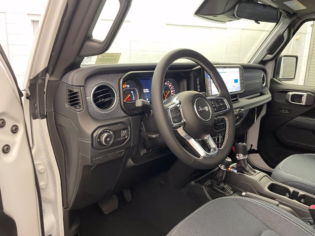 New 2026 Jeep Wrangler Unlimited Rubicon AWD/4WD image 14