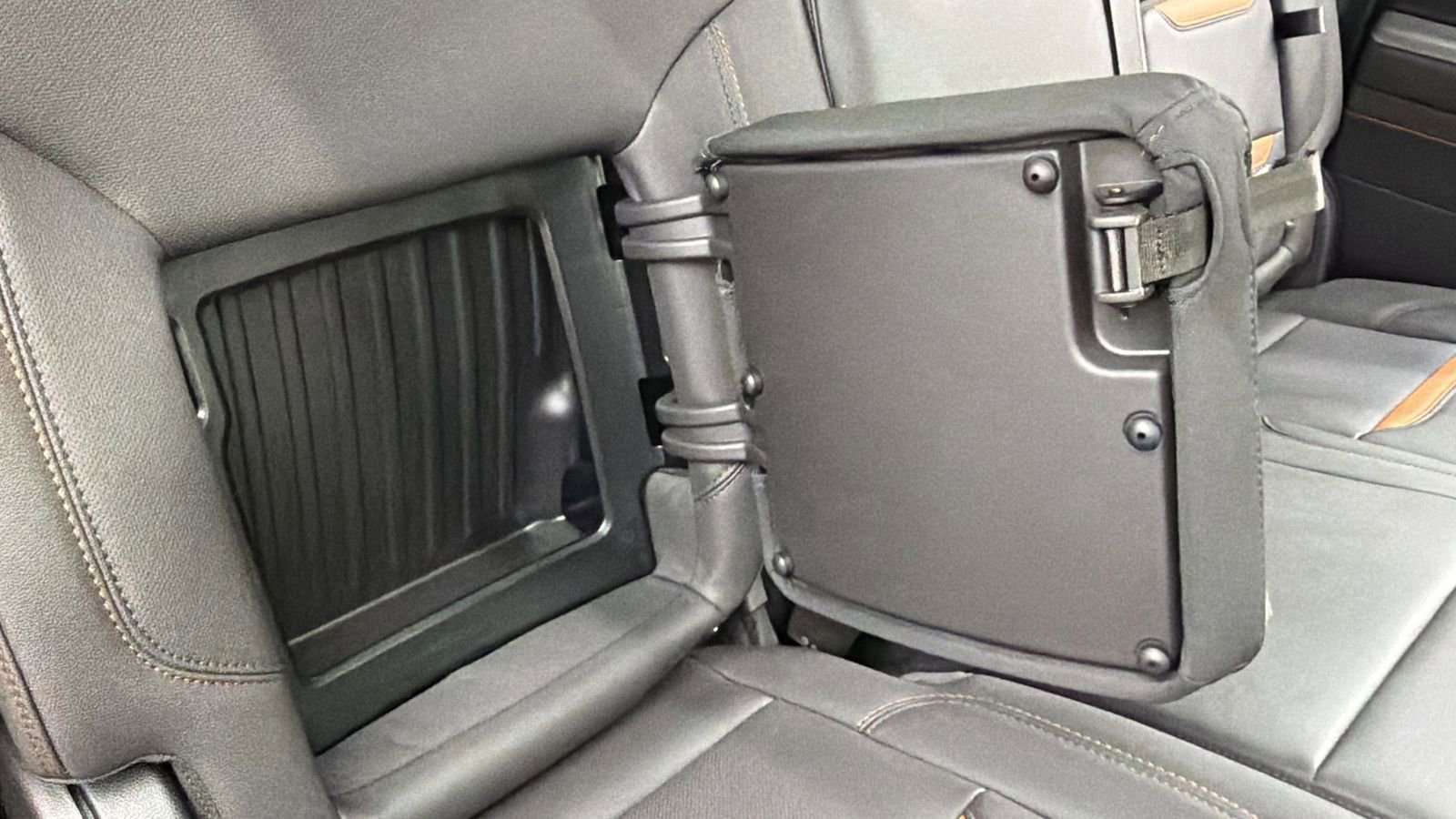 Used 2025 GMC Sierra 1500 AT4 w/ Technology Package image 43