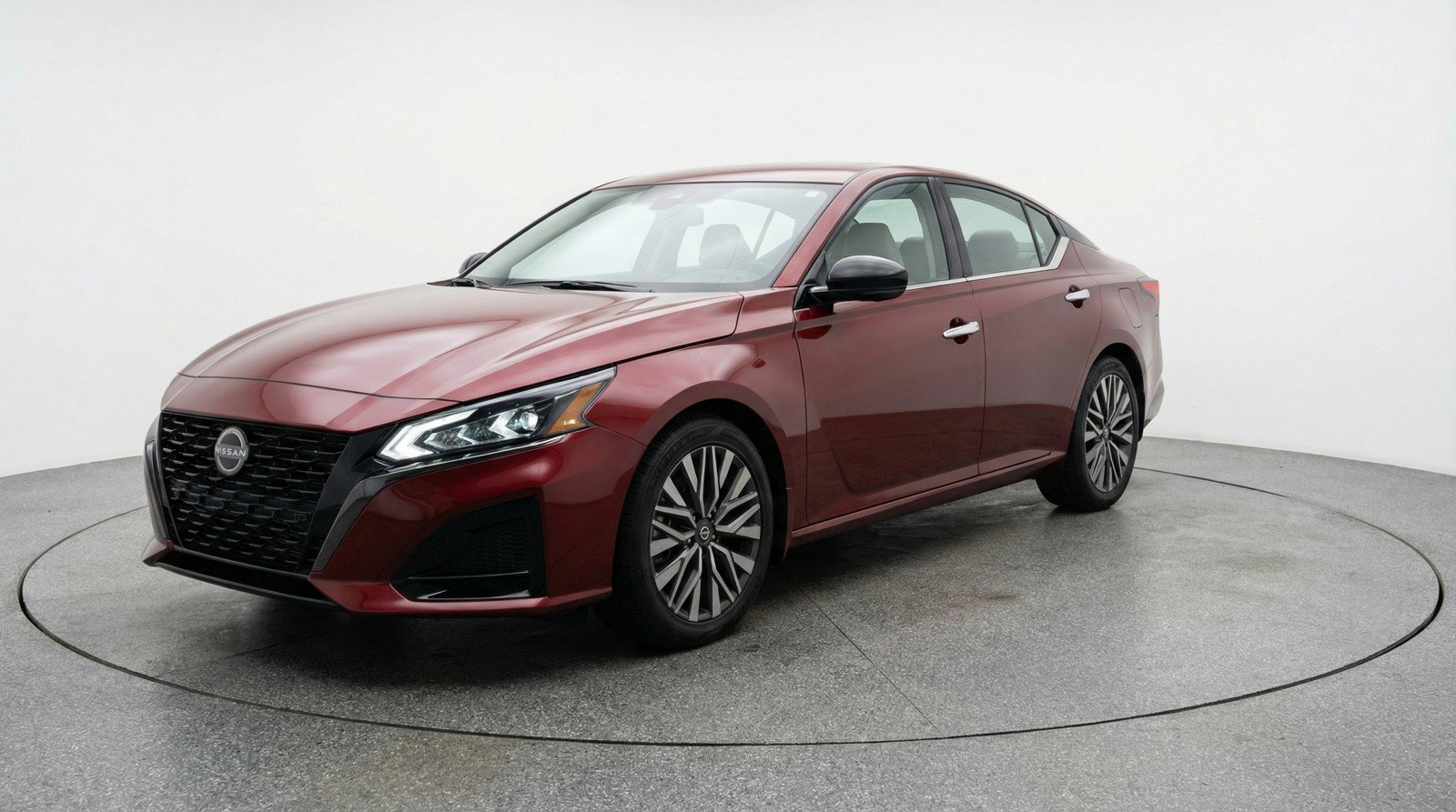 Used 2025 Nissan Altima 2.5 SV FWD image 3