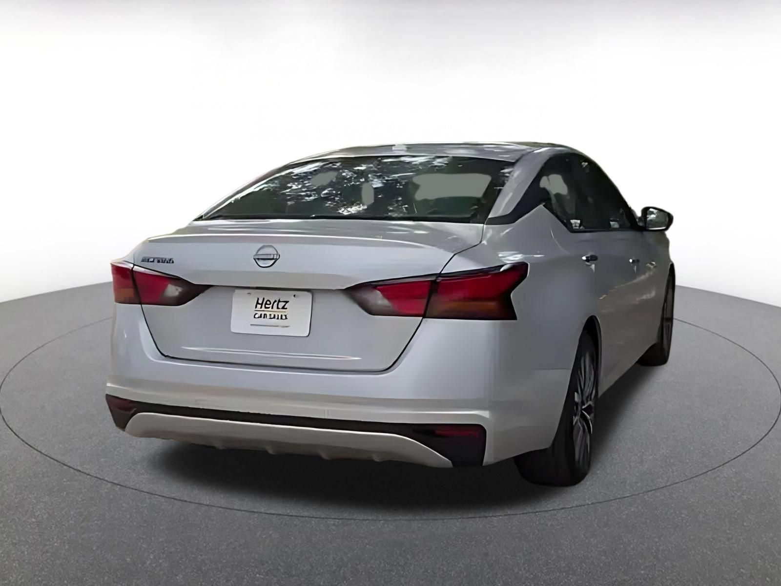 Used 2025 Nissan Altima 2.5 SV FWD image 14