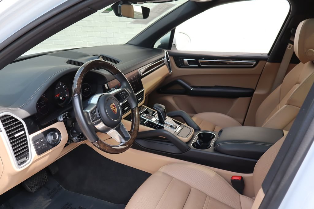 Used 2023 Porsche Cayenne AWD/4WD image 19