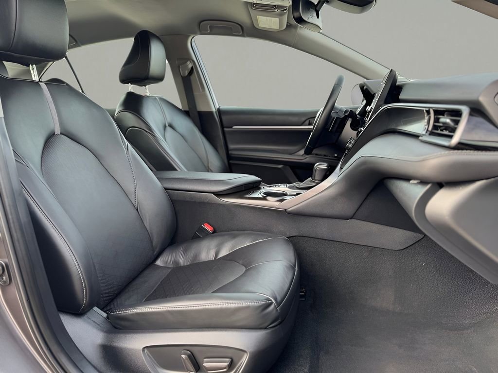 Used 2023 Toyota Camry XSE image 12