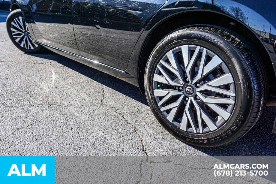 Used 2024 Nissan Altima 2.5 SV image 16