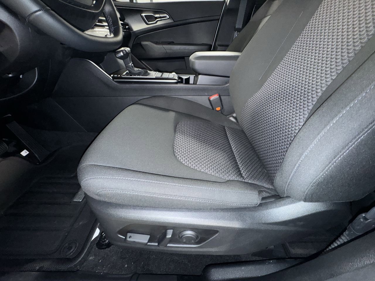 New 2026 Kia Sportage LX image 14