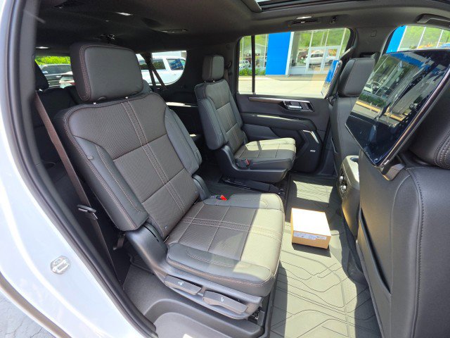 New 2026 Chevrolet Suburban High Country AWD/4WD image 15