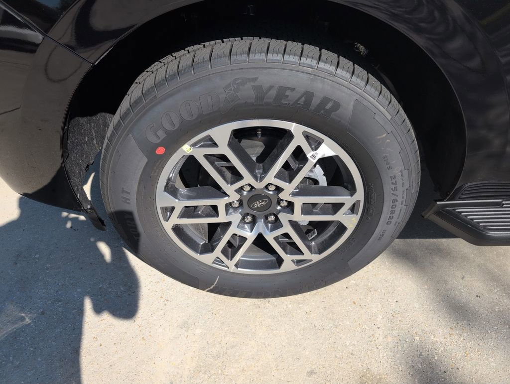 New 2026 Ford Expedition Active image 18