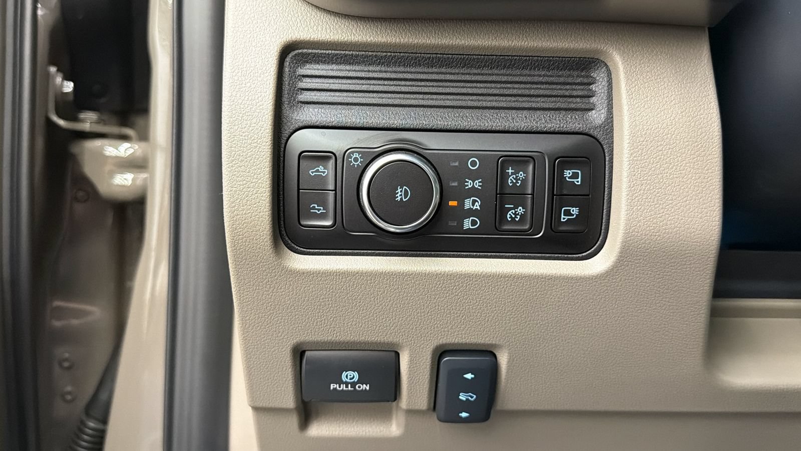 Used 2026 Ford F450 Platinum w/ Platinum Plus Package AWD/4WD image 32