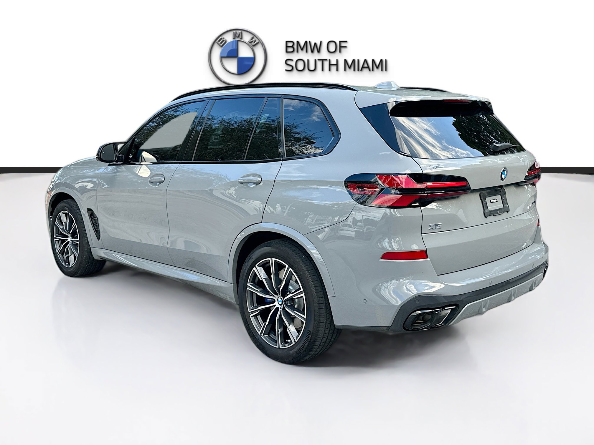 Used 2024 BMW X5 M60i image 5