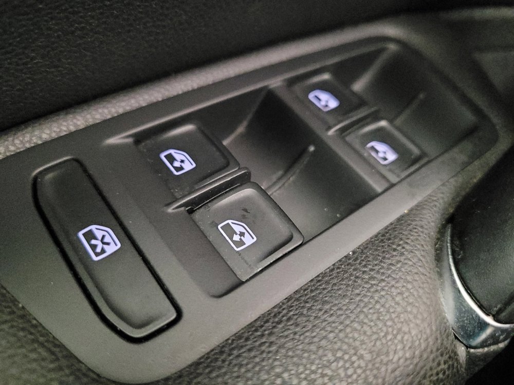 Used 2016 Volkswagen Golf Limited Edition image 27