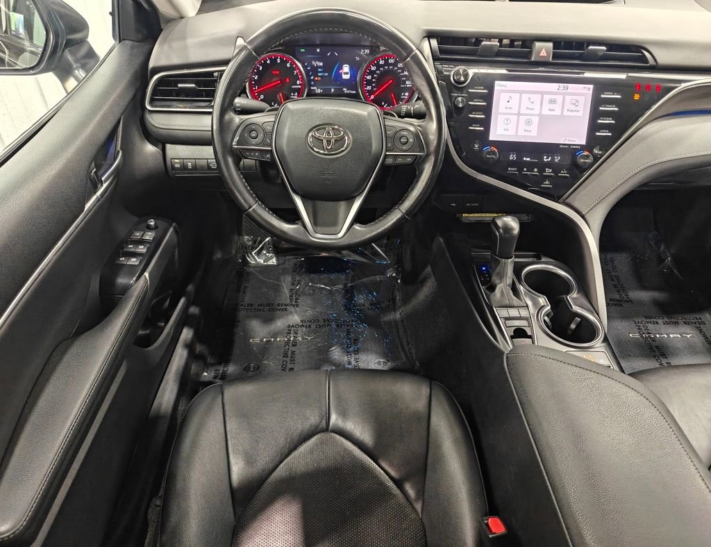Used 2020 Toyota Camry XSE image 4