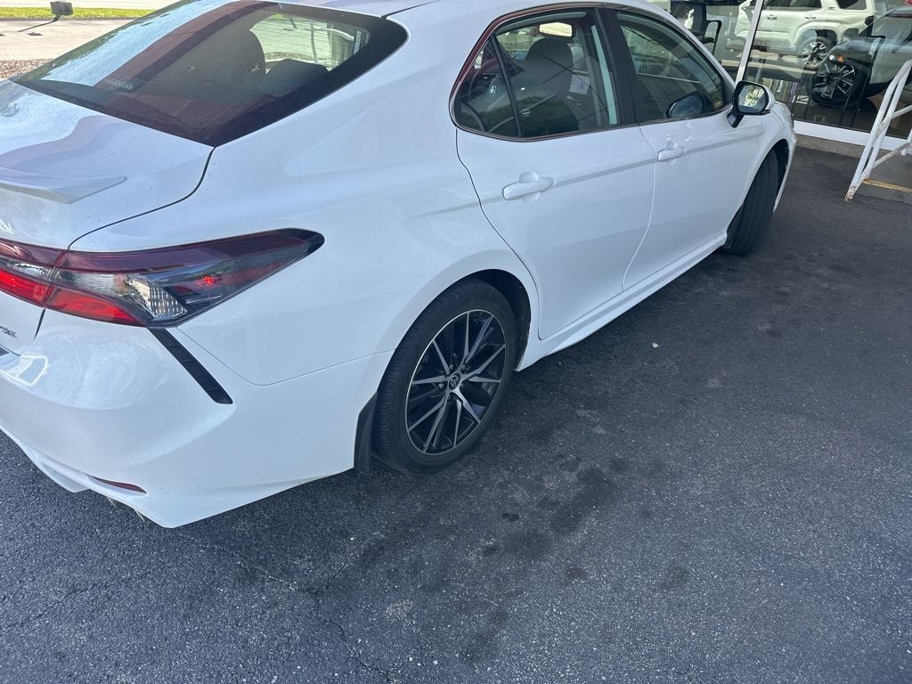 Used 2024 Toyota Camry SE w/ Cold Weather Package FWD image 4