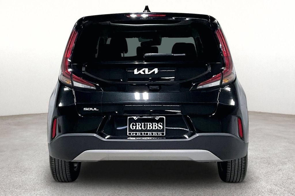 Used 2025 Kia Soul LX w/ LX Technology Package FWD image 5