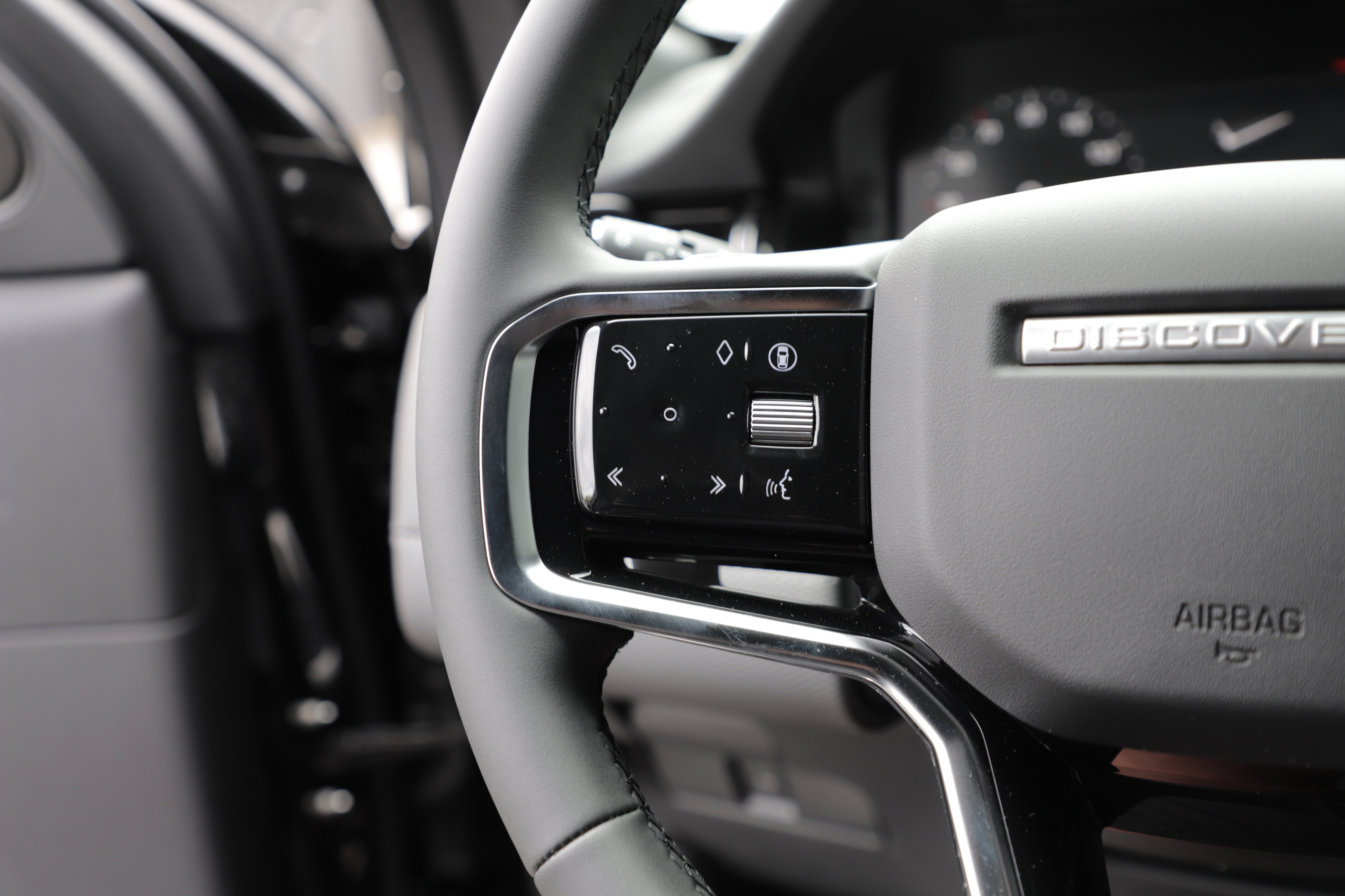 New 2026 Land Rover Discovery Sport Landmark AWD/4WD image 23