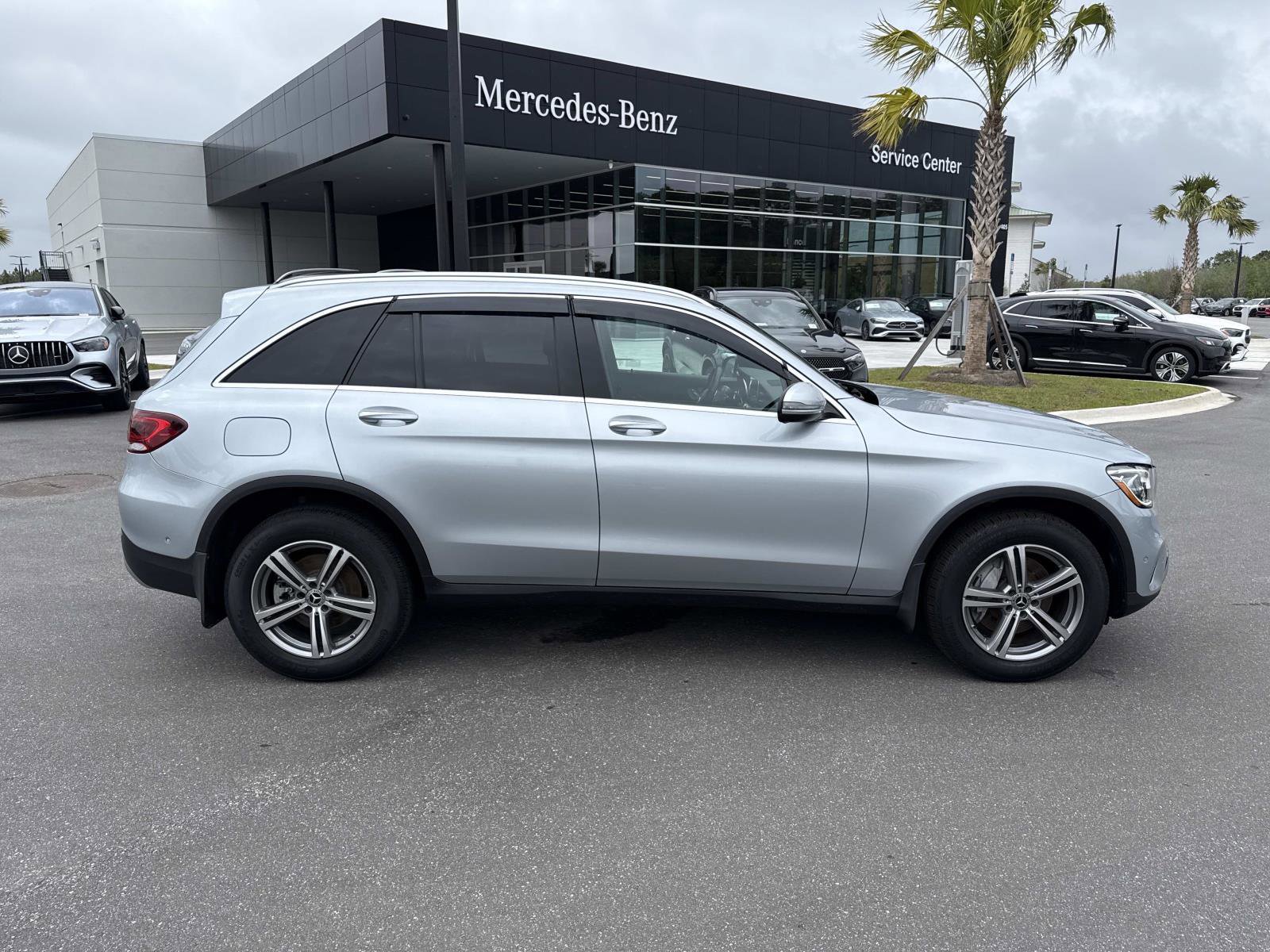 Used 2022 Mercedes-Benz GLC 300 4MATIC image 2
