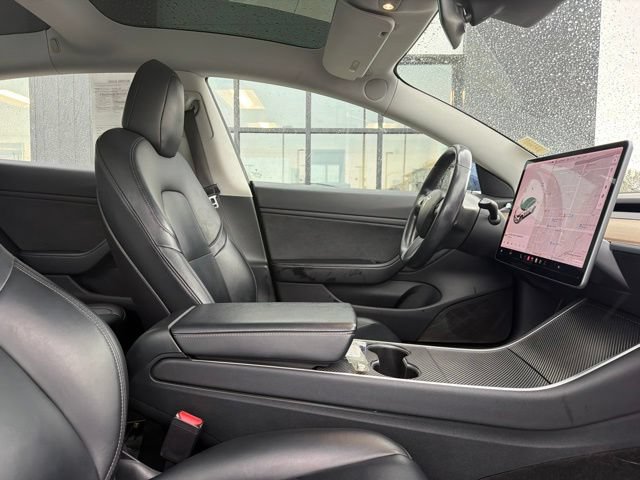 Used 2018 Tesla Model 3 Long Range RWD image 11