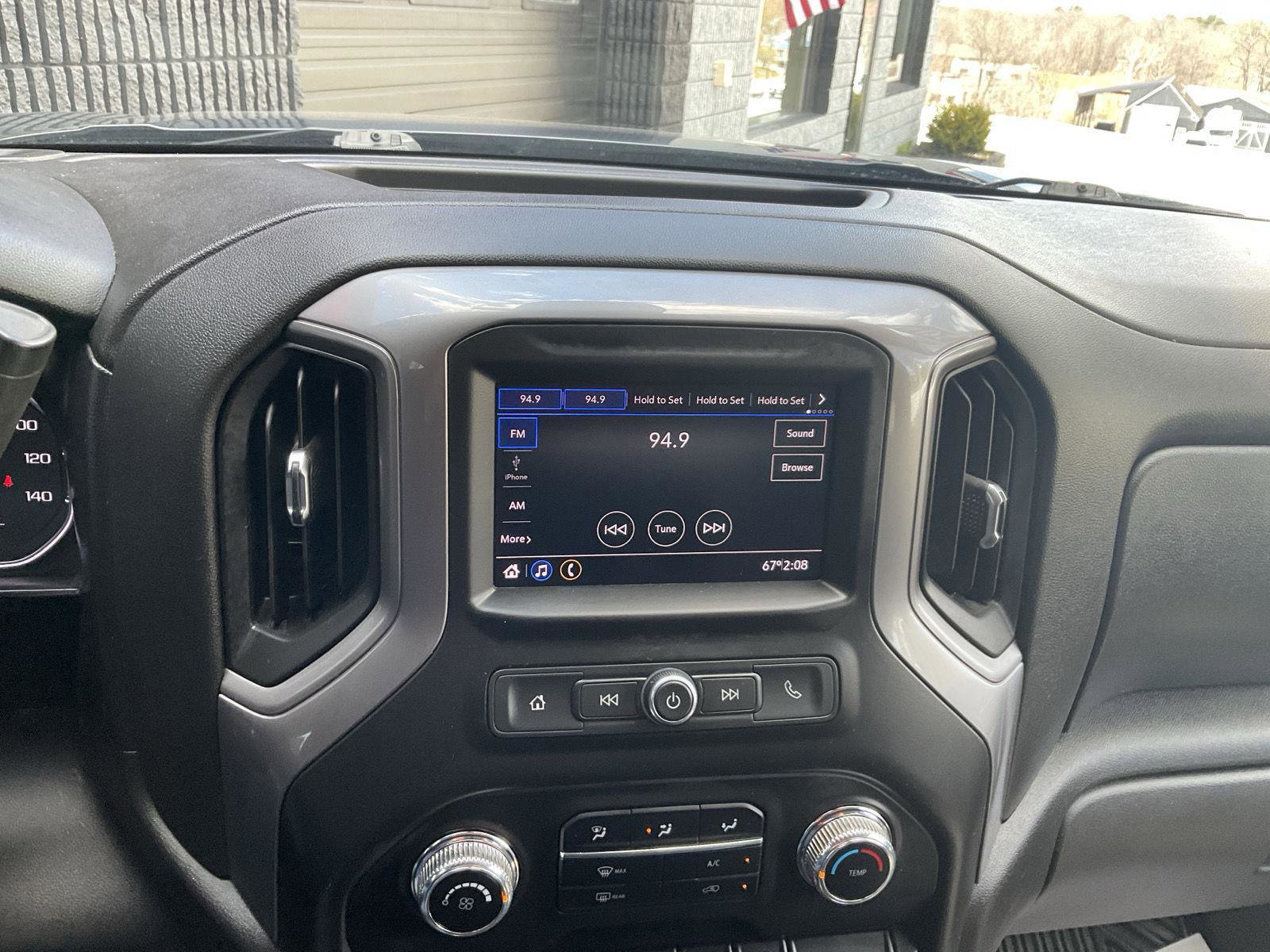 Used 2021 GMC Sierra 1500 4x4 Crew Cab w/ Sierra Value Package image 19