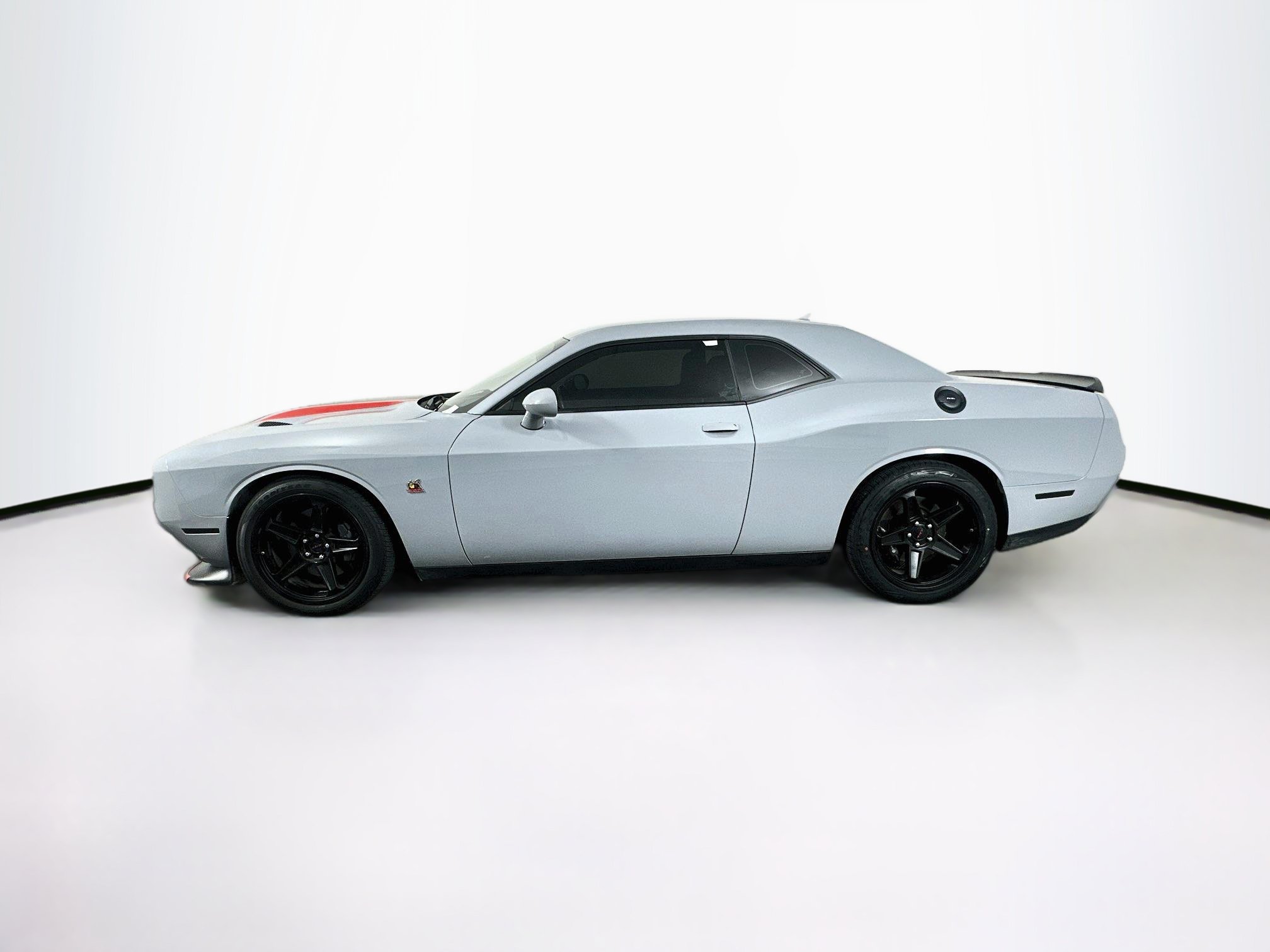 Used 2022 Dodge Challenger R/T Scat Pack w/ Driver Convenience Group RWD image 4