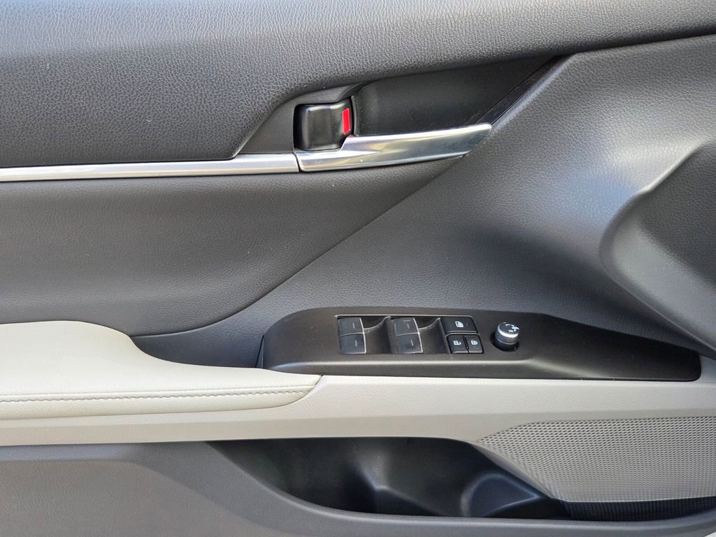 Used 2023 Toyota Camry XLE w/ Navigation Package image 12