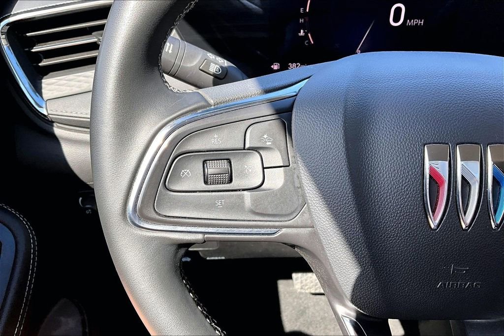 Used 2025 Buick Encore GX Preferred AWD/4WD image 12