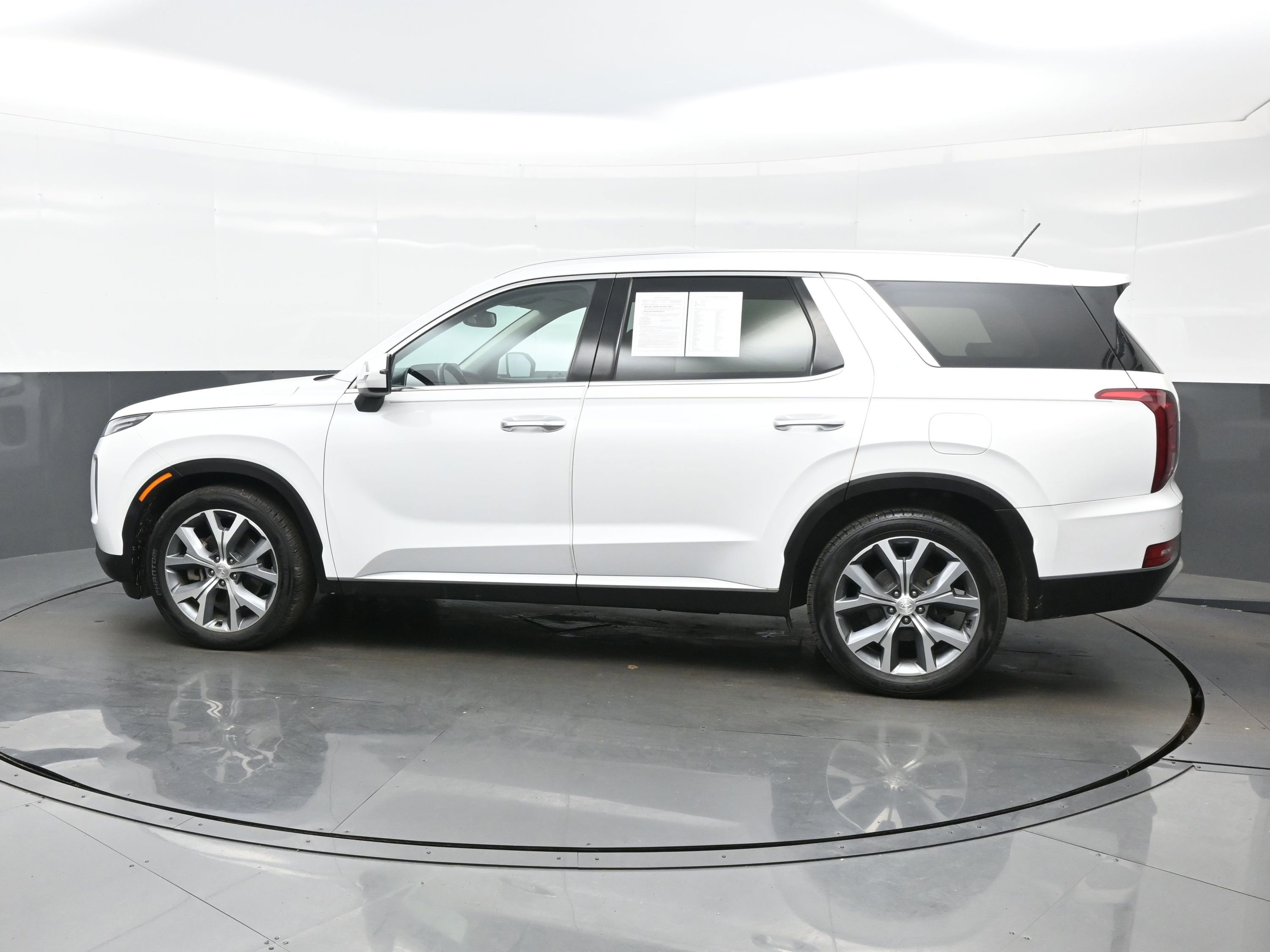 Used 2020 Hyundai Palisade SEL w/ Premium Package image 3