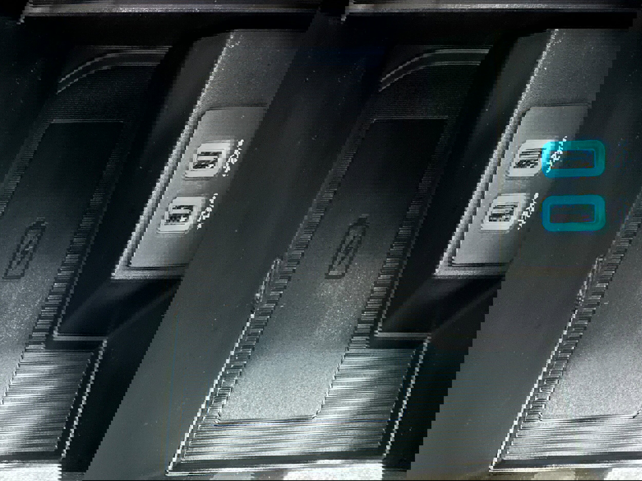 Used 2019 Ford Edge Titanium w/ Cold Weather Package image 20